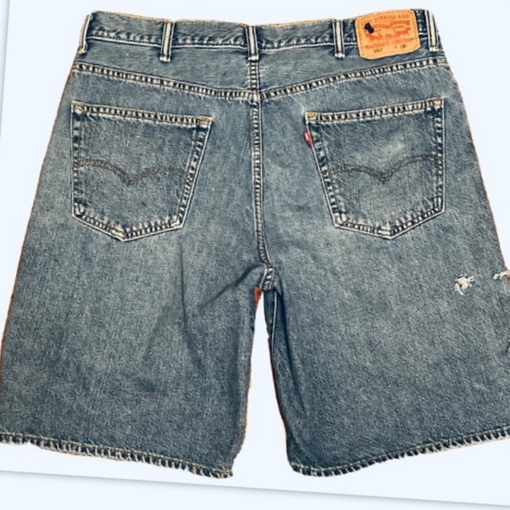 Sold. Levi’s 550 jeans shorts - Picture 3 of 16